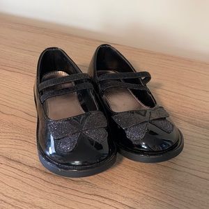 Black shiny dress shoes